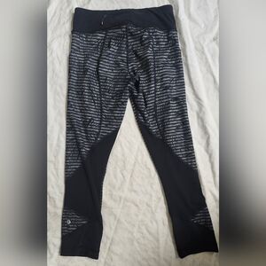 lululemon athletica Black and Gray Crop Pants WOMENS 4